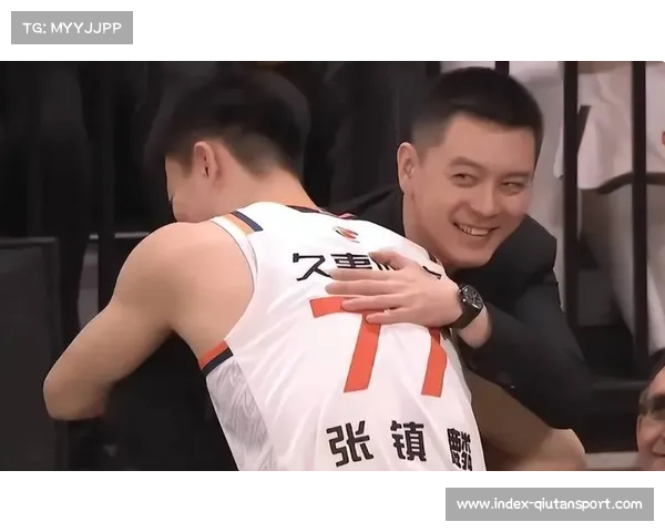 上海队张镇麟首次以客队身份返辽宁,赛前致敬短片温情满满 上海队张镇麟首次以客队身份返辽宁,赛前致敬短片温情满满