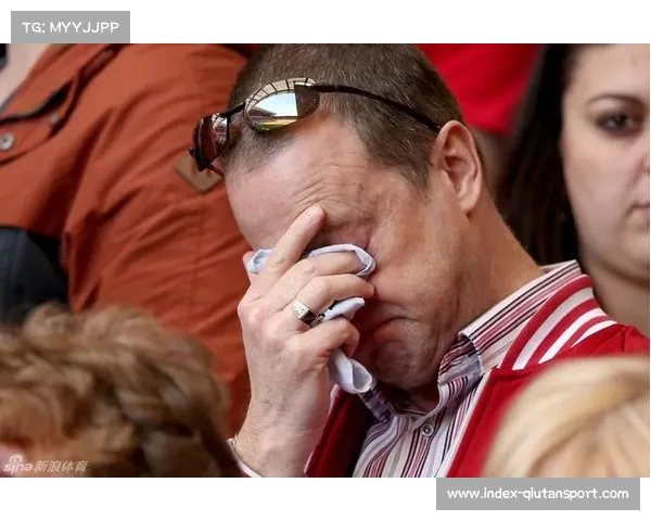 利物浦球迷纪念希尔斯堡惨案，俱乐部举办悼念活动