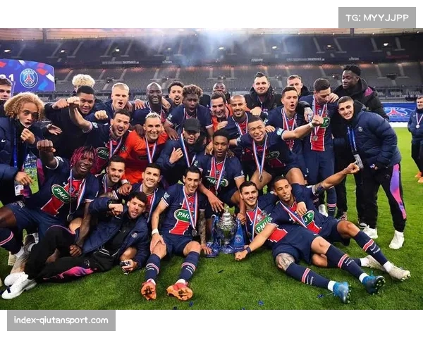 巴黎圣日耳曼3-1逆转兰斯，下半场变阵四后卫成比赛转折点